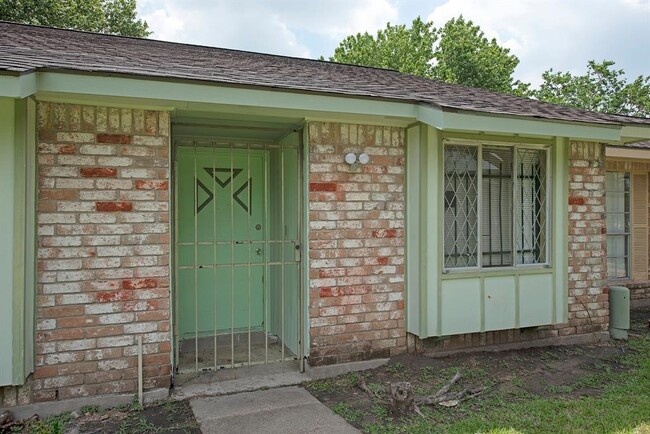 Building Photo - 6957 Chasewood Dr