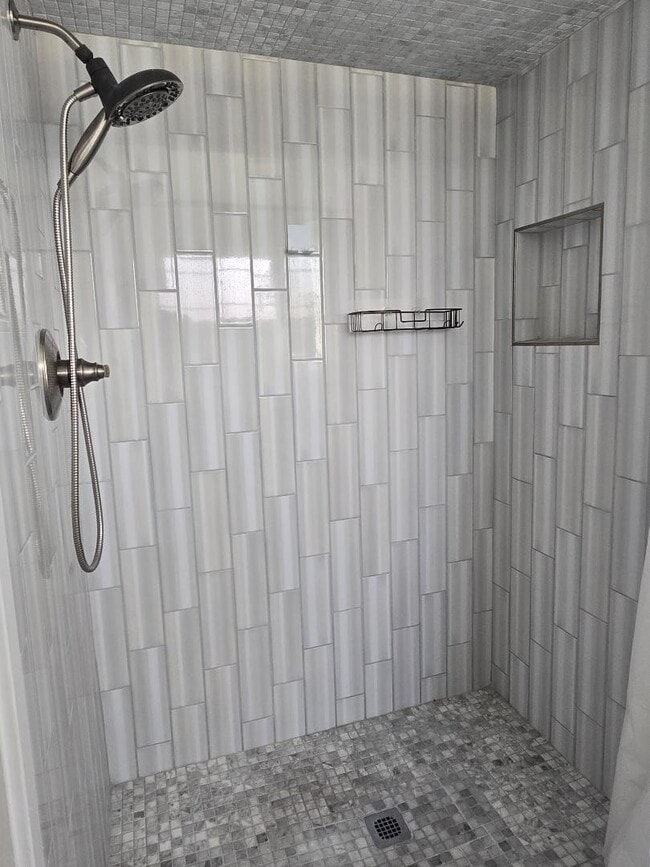 Photo - 1916 W Cambridge Ave Apartment