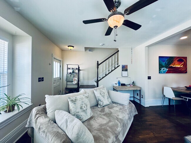 Foto del edificio - Charming 3 bedroom Victorian home!