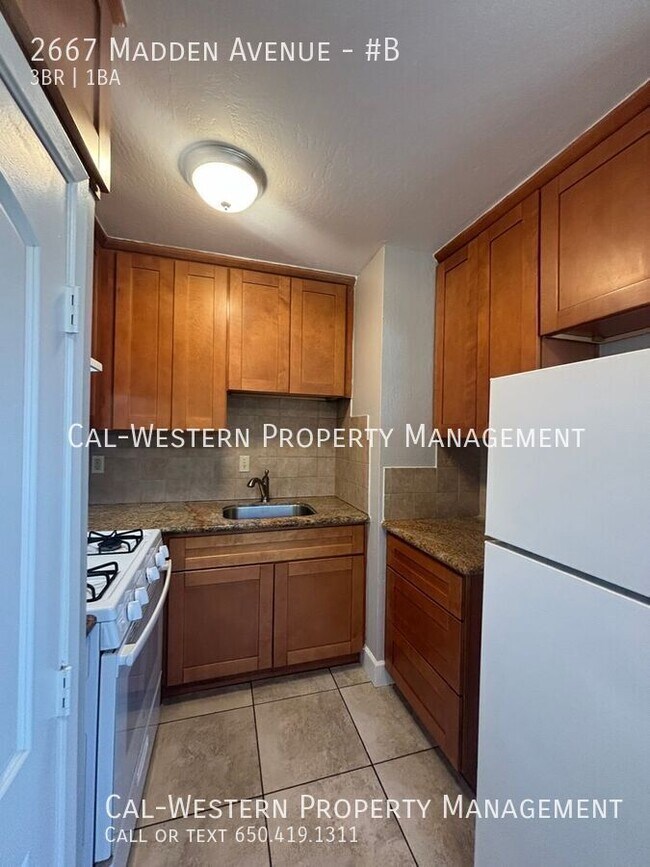 Foto del edificio - 2667 Madden Ave