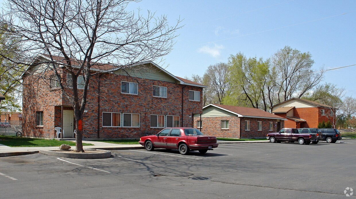 Primary Photo - 1023 S Ivy St