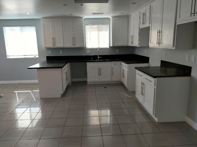 Foto del edificio - 3961 1/2 Halldale Ave