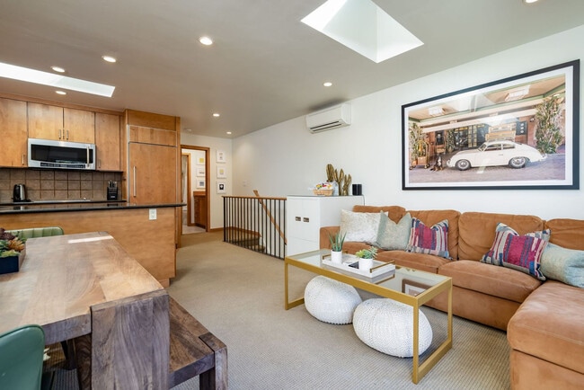 Foto del edificio - 835 E Durant Ave