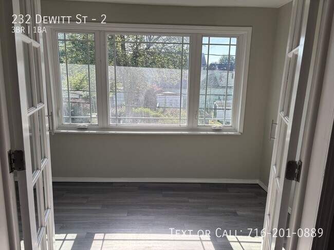 Foto del edificio - 232 Dewitt St