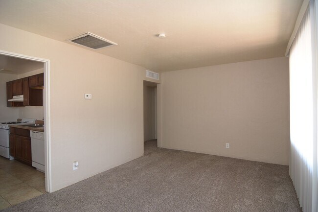 Foto del edificio - Charming Remodeled 2 Bedroom 1 Bath Home! ...