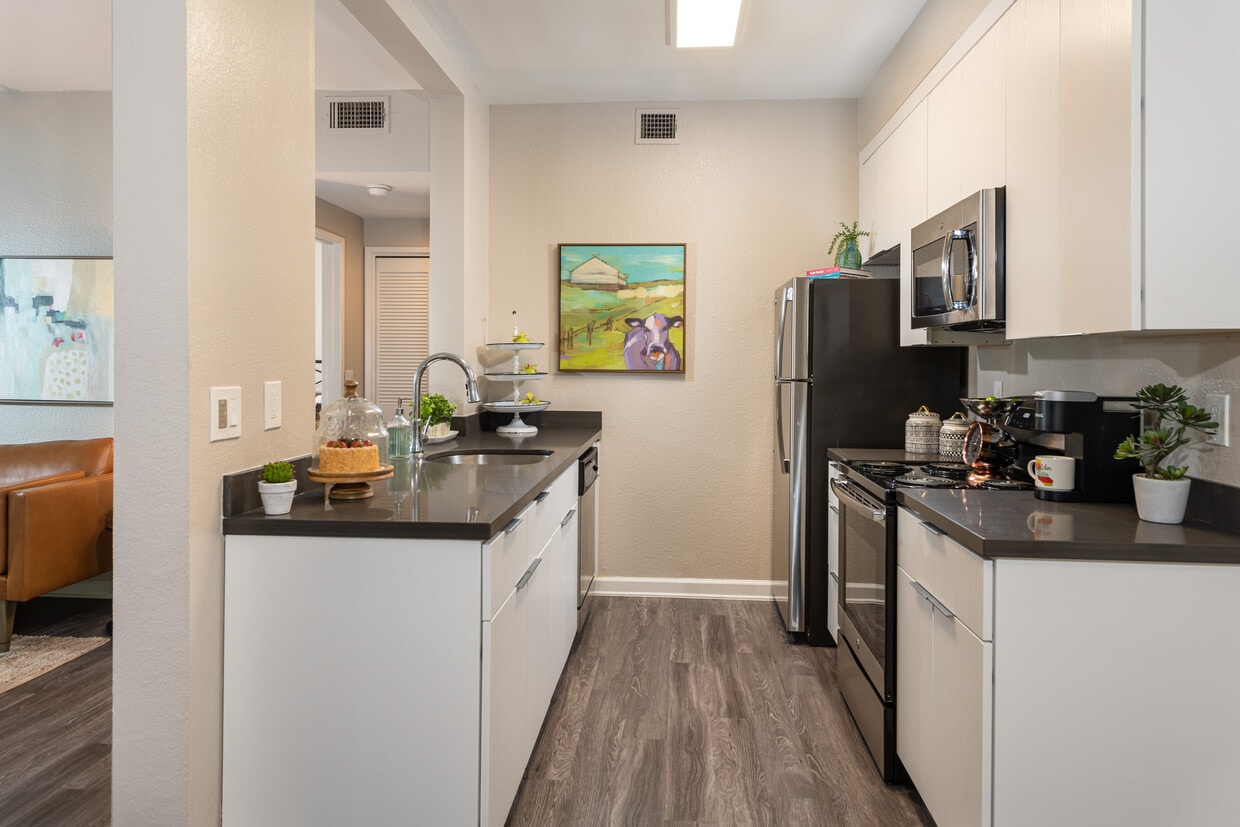 Cotton Wood Apartments in Dublin, CA