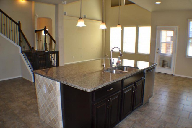 Building Photo - 129 Grand Vista