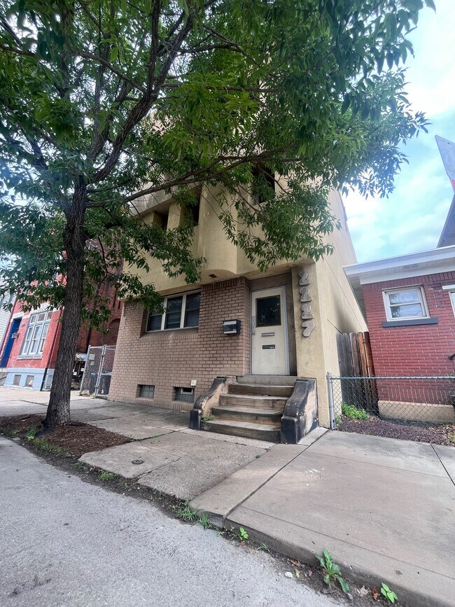 Building Photo - 2227 Jane St