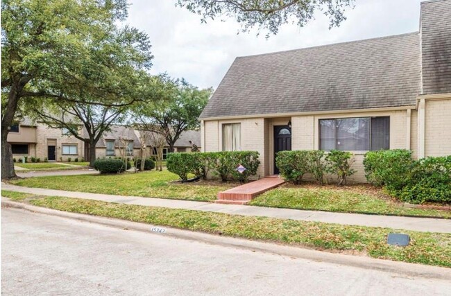 Building Photo - 15342 Gorham Dr