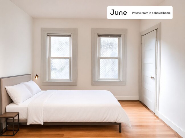 Building Photo - Room in Shared 4 bed/1 bath home in JFK/UMass