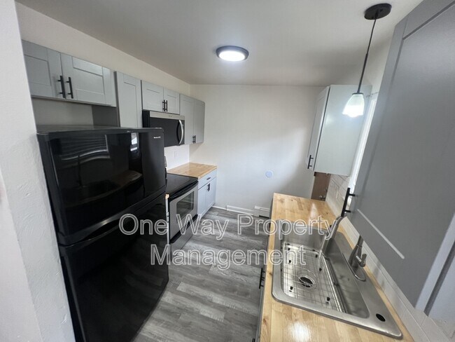 Foto del edificio - 2152 19th Ave