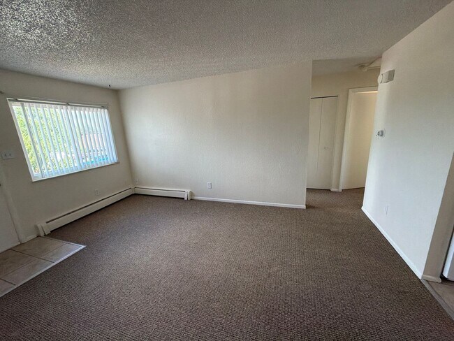 Building Photo - 1447 Nokomis Dr