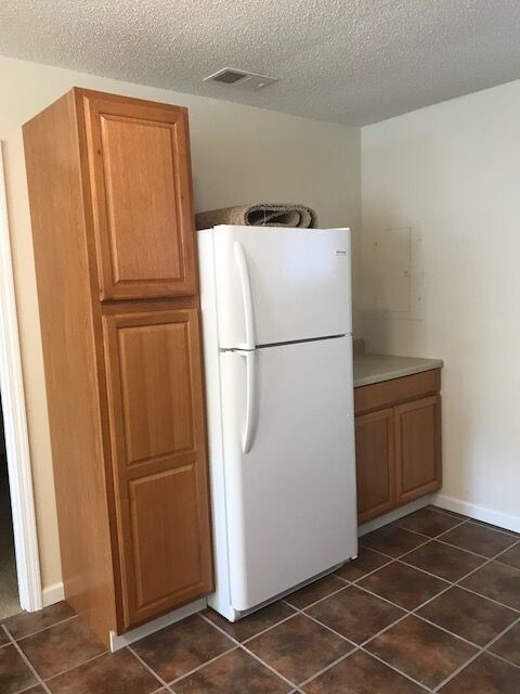 Building Photo - NEWLY RENOVATED 2 Bedroom GULFPORT