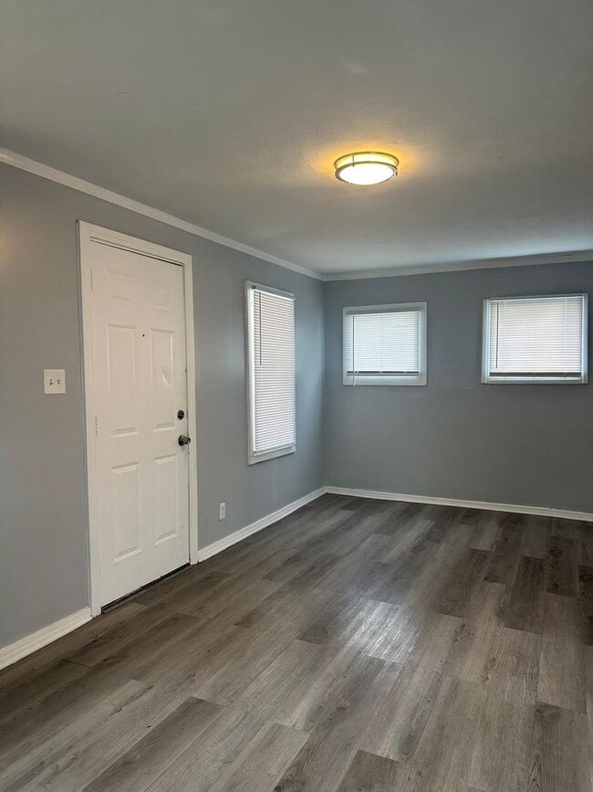 Foto del edificio - Welcome to this charming 3-bedroom, 1-bathroom home located in the vibrant city of Columbus, OH!