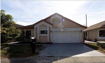 Building Photo - 915 Buttonwood Ave