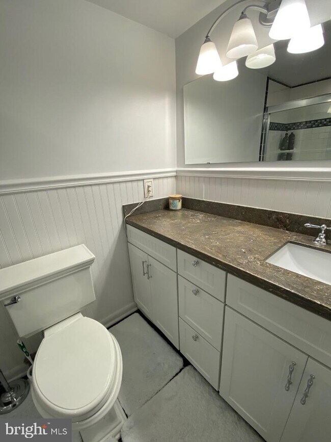 Foto del edificio - 2053 Royal Fern Ct