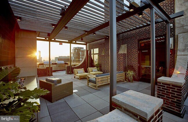 Building Photo - An Iconic 1 Bed Apt in Rittenhouse Square