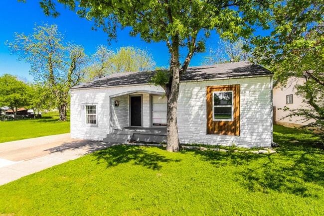 Building Photo - 2628 S Marsalis Ave