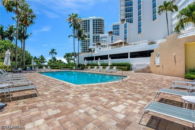Foto del edificio - 4751 Gulf Shore Blvd N