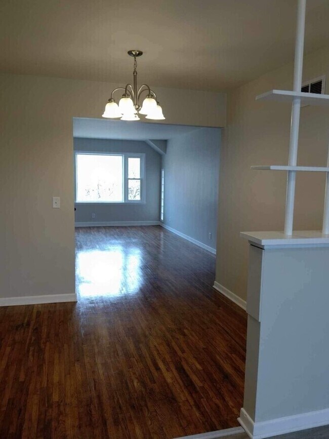 Foto del edificio - 217 W Cass St