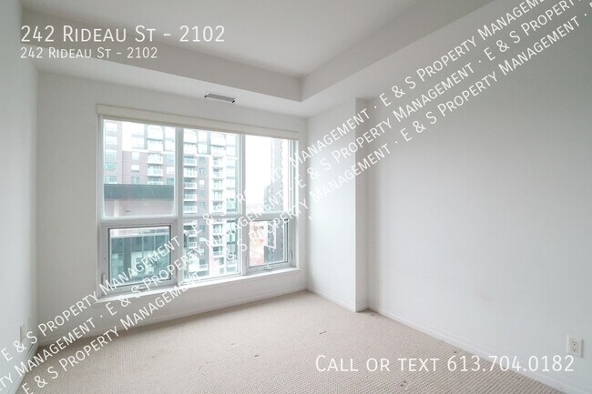 Building Photo - 242 Rideau St