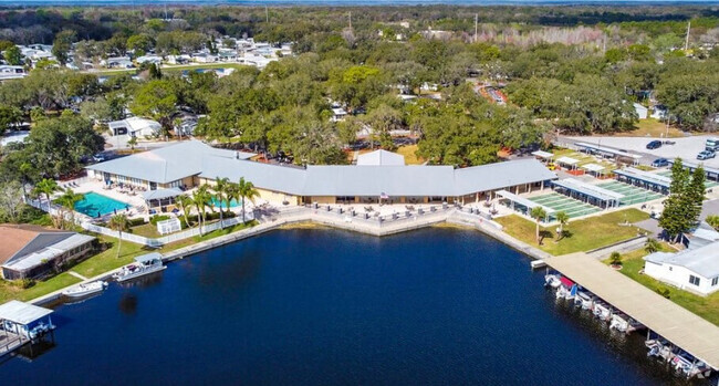 Building Photo - Mid Florida Lakes