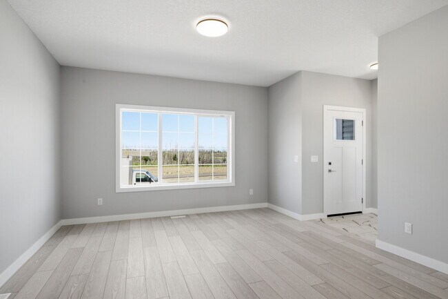 Photo du bâtiment - 9917 Huxbury Dr NE
