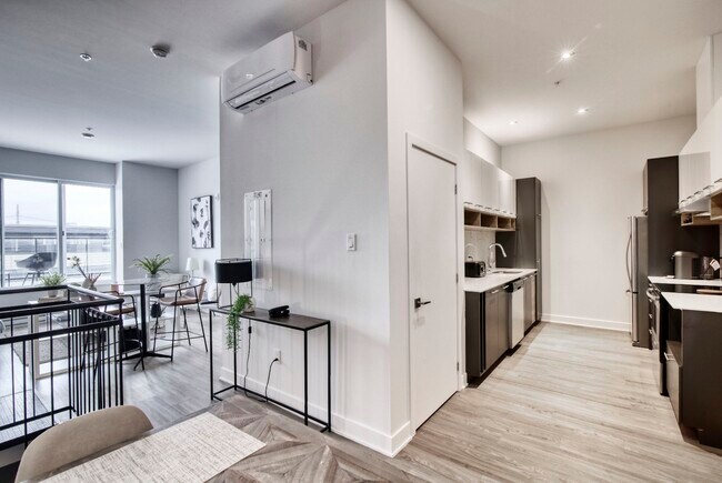 Building Photo - 9675 Av. Papineau