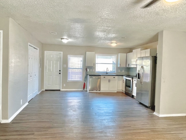 Building Photo - 11815 Greensbrook Forest Dr