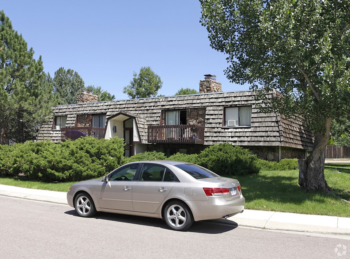 Primary Photo - 6415 Yvonne Way
