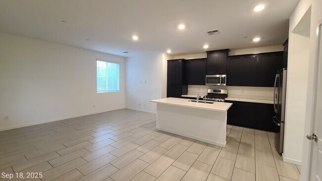 Foto del edificio - 3 Bedroom 3 Bath Townhouse