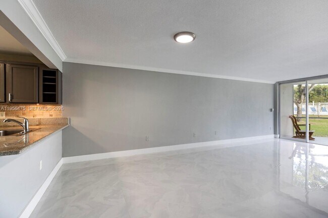 Foto del edificio - 1351 NE 191st St