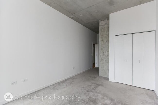 Building Photo - 2 bedroom in Chicago IL 60607