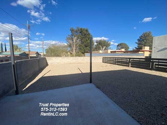 Building Photo - Supercute Casita close to Pioneer Park