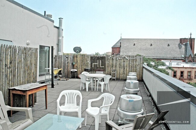 Foto del edificio - METROPOLITAN AVENUE