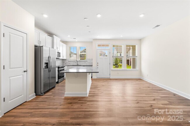 Foto del edificio - 1528 Cedar Tree Dr