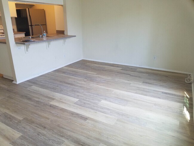 Foto del edificio - 4253 Central Ave