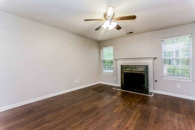 Building Photo - 2222 Serenity Dr NW