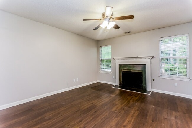 Foto del edificio - 2222 Serenity Dr NW