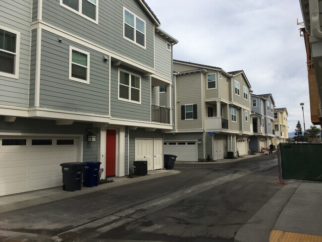 The property lies in a condominium complex with numerous neighbors and residents. - 503 Hummingbird Ln