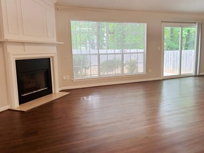Building Photo - 5110 N Bridges Dr