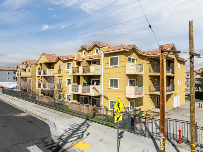 Primaria - Arbor Grove Apartments - SENIOR LIVING