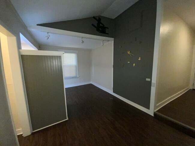 Building Photo - 1716 Sonoma Blvd