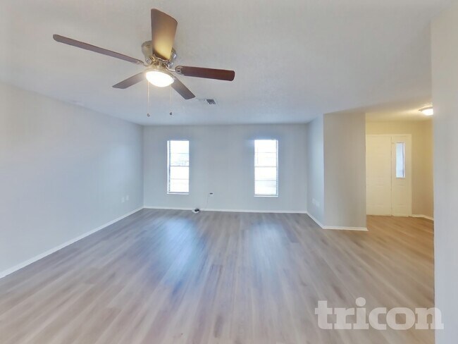 Foto del edificio - 2001 Deborah Dr