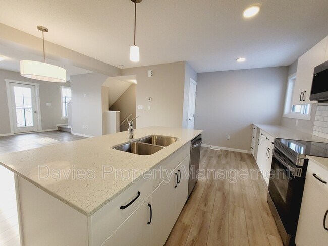 Photo du bâtiment - 1111 Cy Becker Rd NW