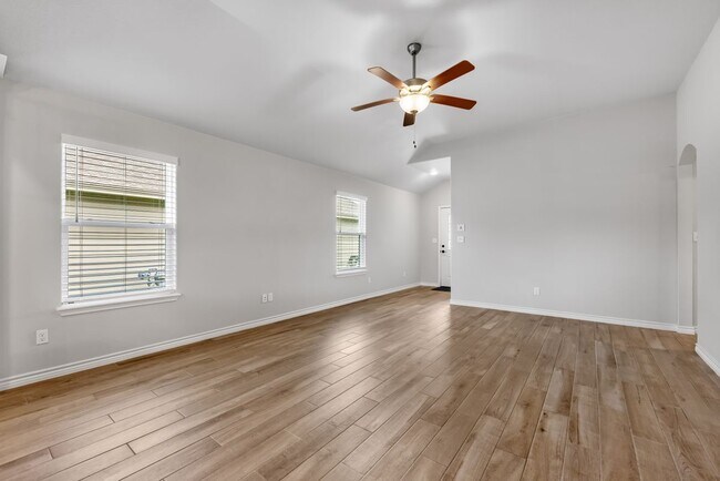 Foto del edificio - 7714 Pruet Dr