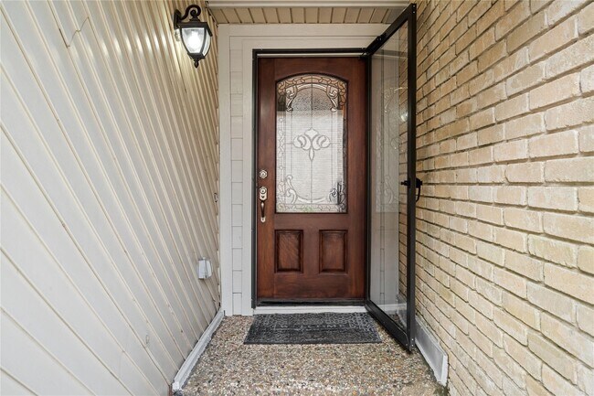 Building Photo - 656 N Eldridge Pkwy