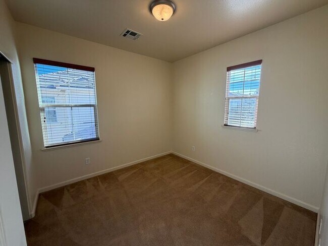 Foto del edificio - 7066 Sacred Cir