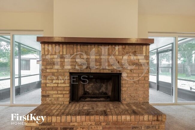 Building Photo - 7666 Glenmoor Ln