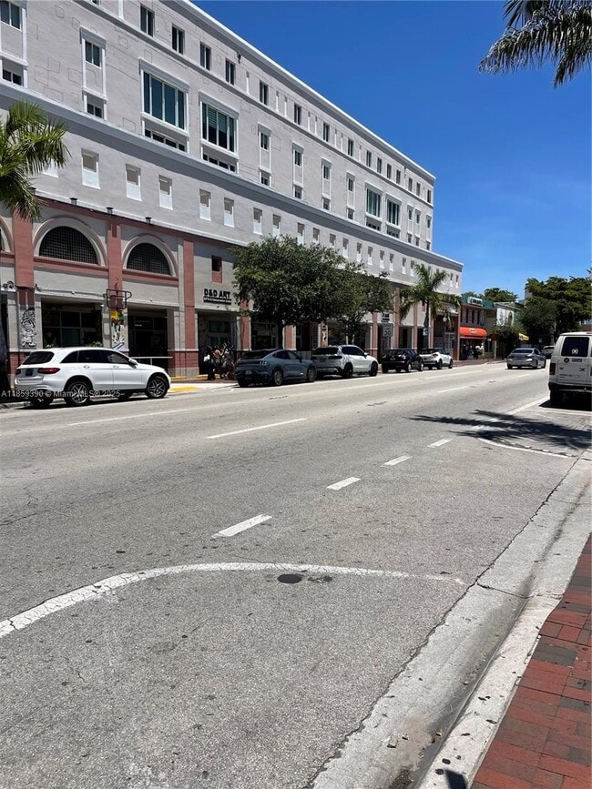 Building Photo - 1475 SW 8th St